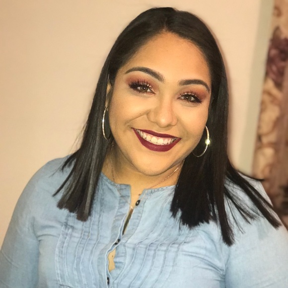 Meet your Posher, Vianey - Picture 1 of 2